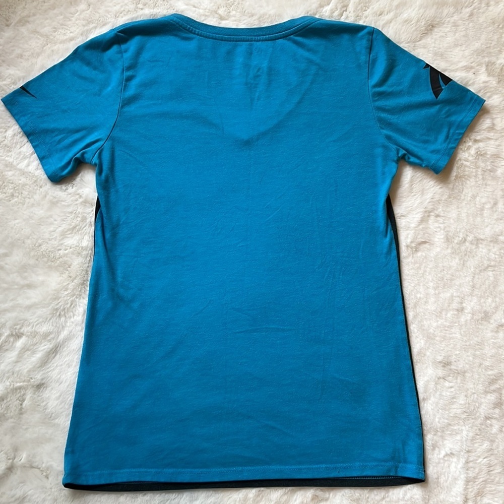 Nike Carolina Panthers NFL Women’s V Neck Tee Blue Black Small - Picture 7 of 7